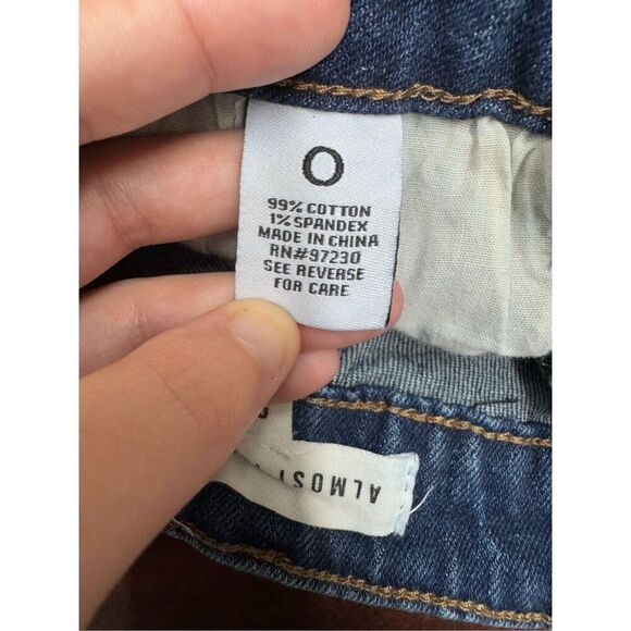 Almost Famous Distressed Denim Shorts Size 0 - Picture 4 of 5